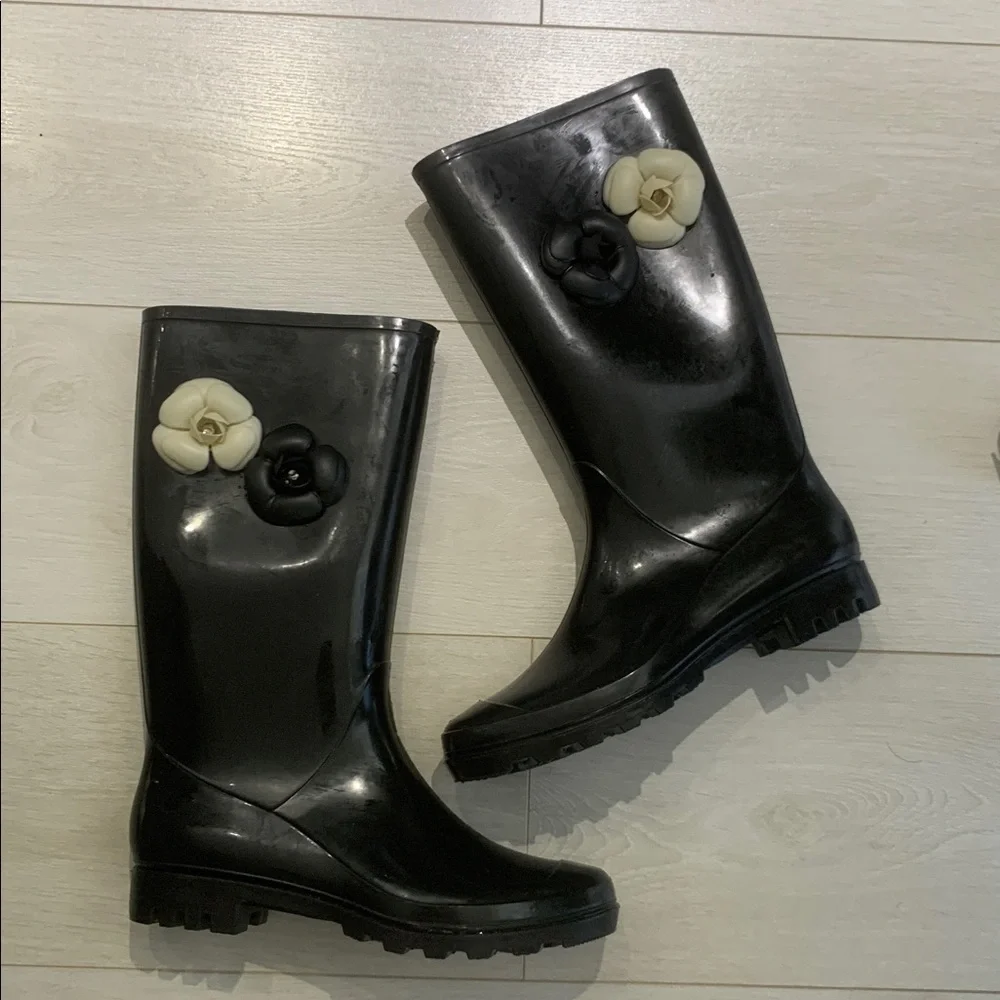 Capelli NY Black Rain Boots with Floral Accents size 10